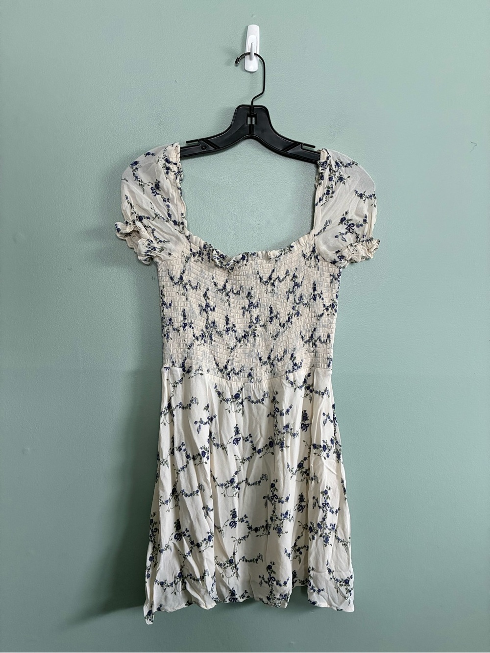 Reformation Orangerie Milkmaid Ditsy Floral Smocked White Blue Mini Dress Sz L
